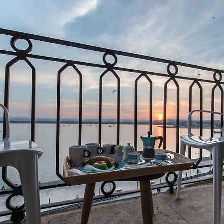 Duomo Seaside Deluxe Apartment By Ortigia Apartments Syrakus Exterior foto