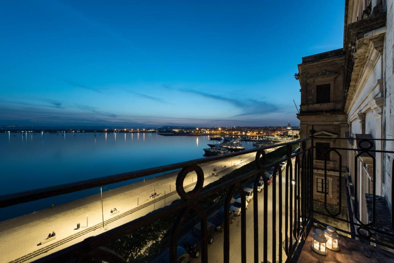 Duomo Seaside Deluxe Apartment By Ortigia Apartments Syrakus Exterior foto